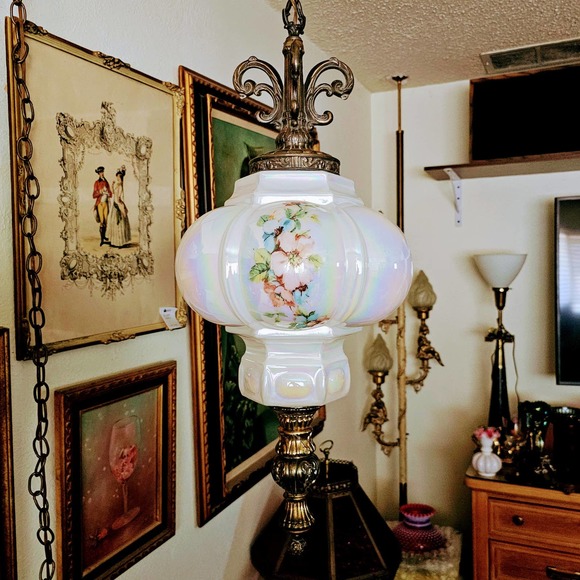 Hollywood Regency Opalescent White Carnival Glass Swag Lamp Hanging Pendant Lamp - Picture 7 of 8